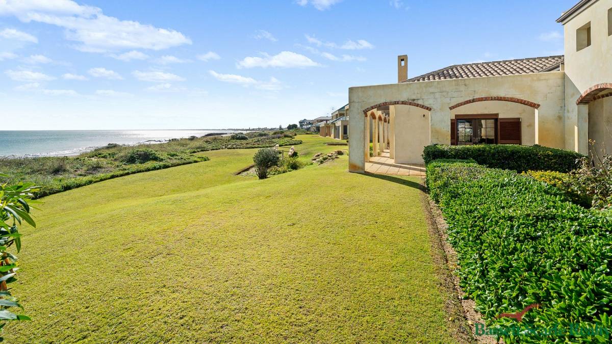 2 Merle Street, Mandurah, WA 6210 AUS