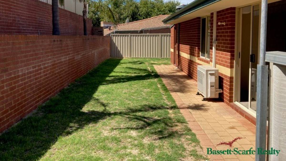 10 Valley Road, Halls Head, WA 6210 AUS