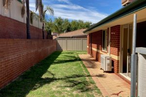 10 Valley Road, Halls Head, WA 6210 AUS