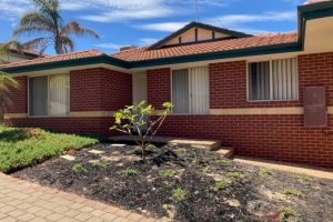 10 Valley Road, Halls Head, WA 6210 AUS