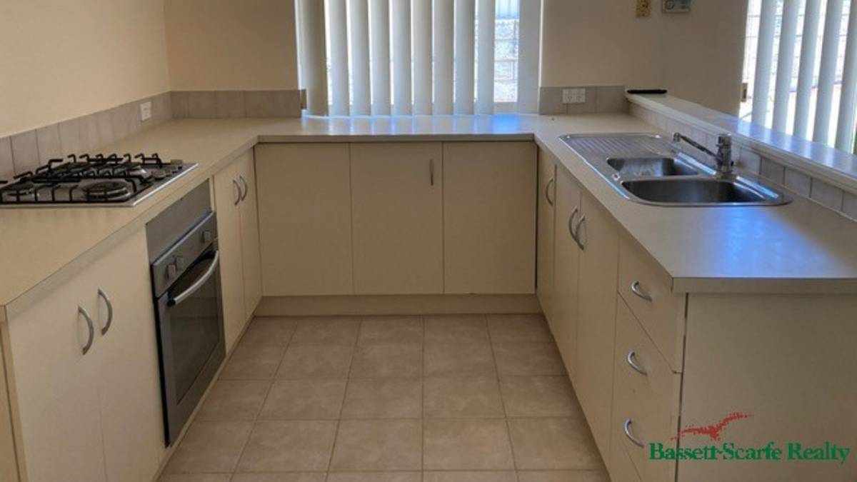 10 Valley Road, Halls Head, WA 6210 AUS
