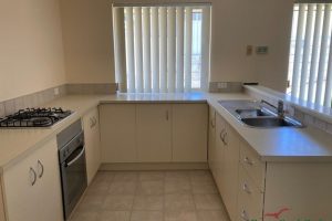 10 Valley Road, Halls Head, WA 6210 AUS