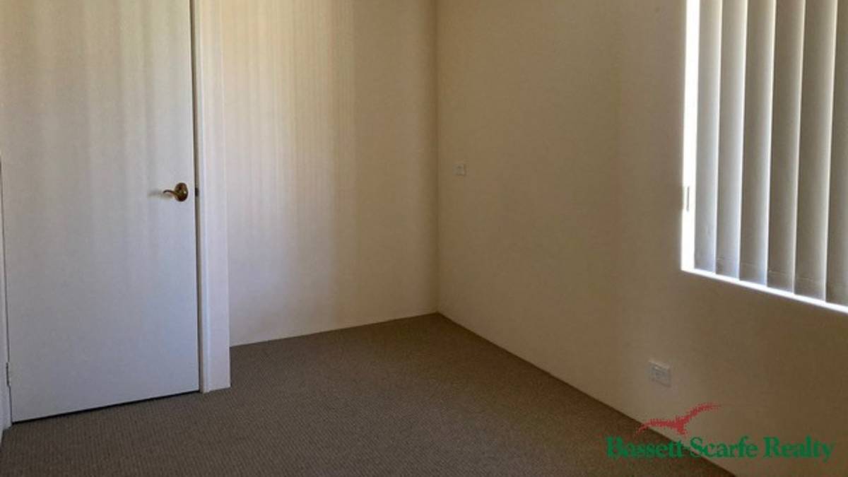 10 Valley Road, Halls Head, WA 6210 AUS