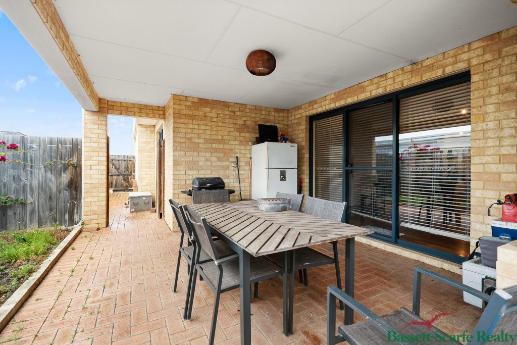 27 Marsdenia Road, Halls Head - Thumbnail 2