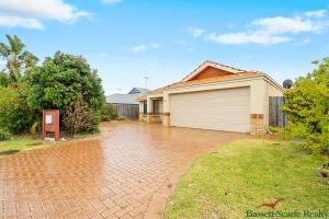 27 Marsdenia Road, HALLS HEAD, WA 6210 AUS