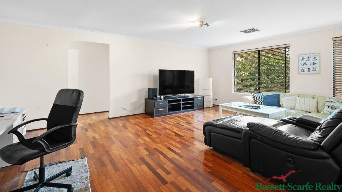 27 Marsdenia Road, HALLS HEAD, WA 6210 AUS
