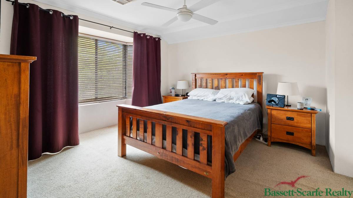 27 Marsdenia Road, HALLS HEAD, WA 6210 AUS