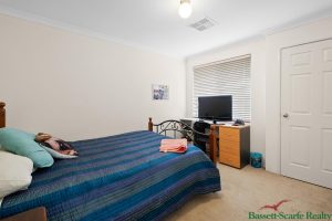 27 Marsdenia Road, HALLS HEAD, WA 6210 AUS