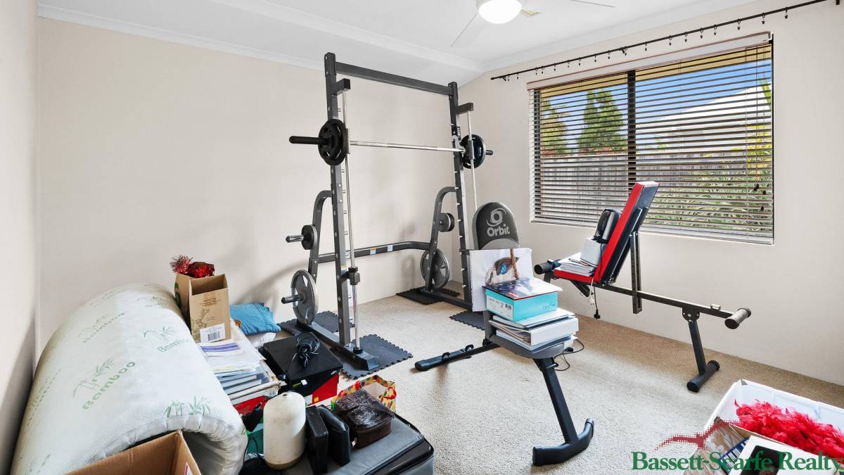 27 Marsdenia Road, HALLS HEAD, WA 6210 AUS