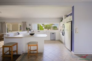 82 Leighton Road, Halls Head, WA 6210 AUS