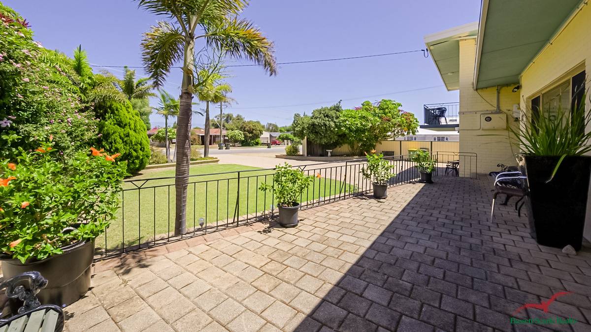 82 Leighton Road, Halls Head, WA 6210 AUS