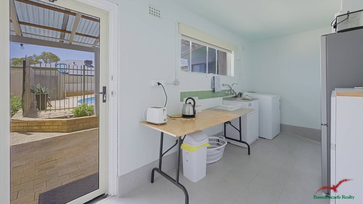 82 Leighton Road, Halls Head, WA 6210 AUS