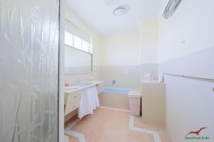 82 Leighton Road, Halls Head, WA 6210 AUS