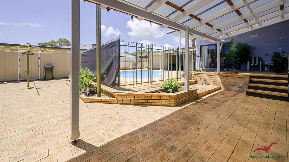 82 Leighton Road, Halls Head, WA 6210 AUS