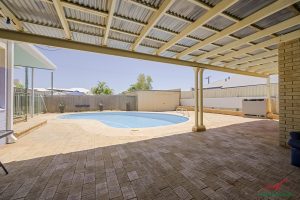 82 Leighton Road, Halls Head, WA 6210 AUS