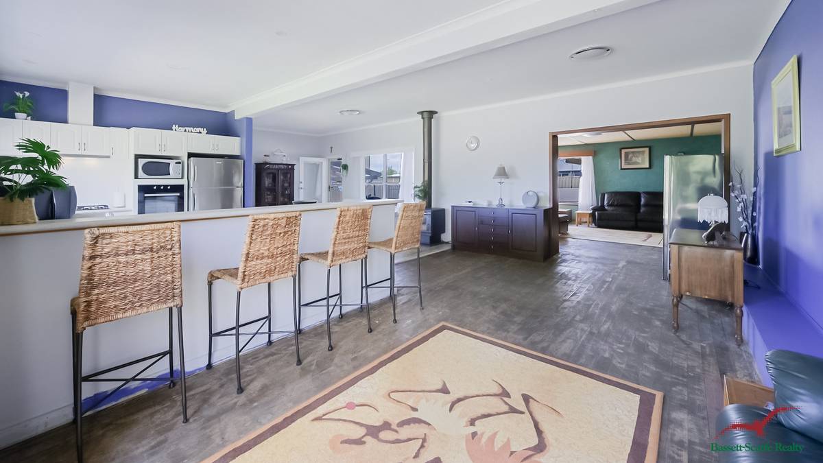 82 Leighton Road, Halls Head, WA 6210 AUS