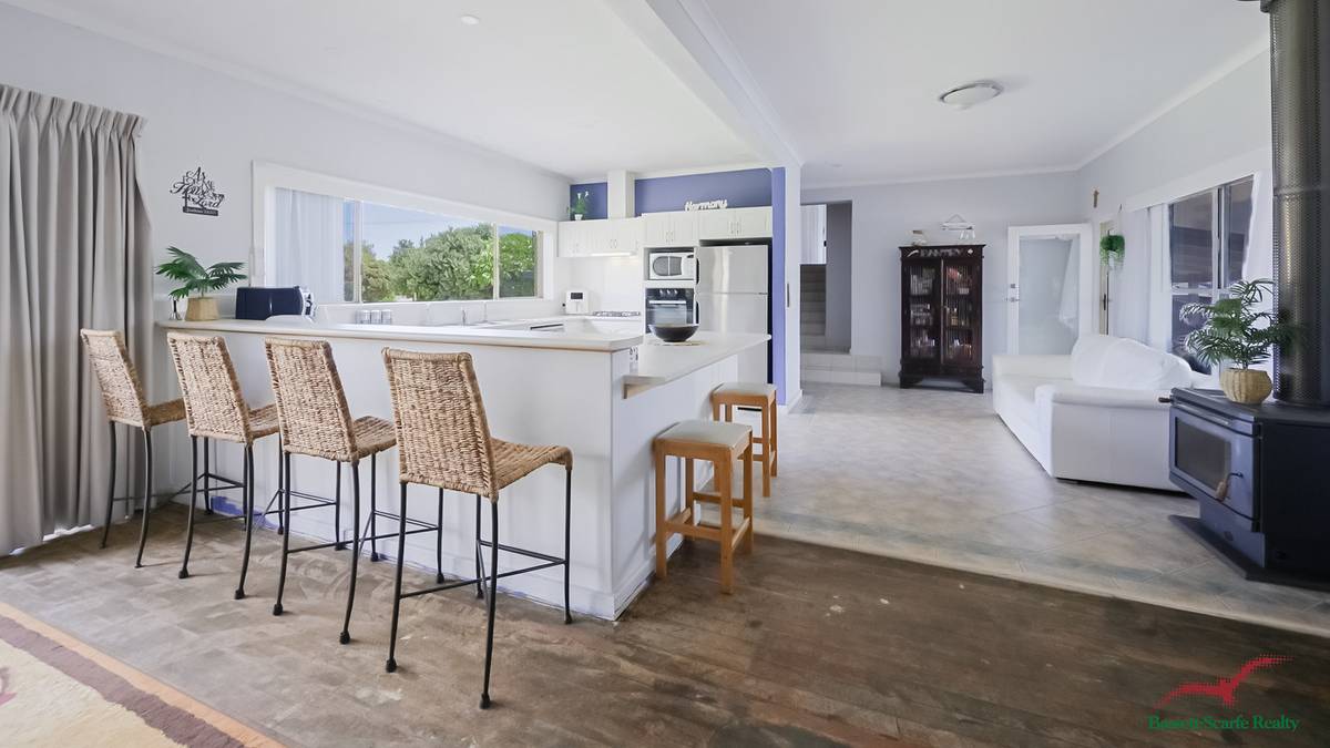 82 Leighton Road, Halls Head, WA 6210 AUS